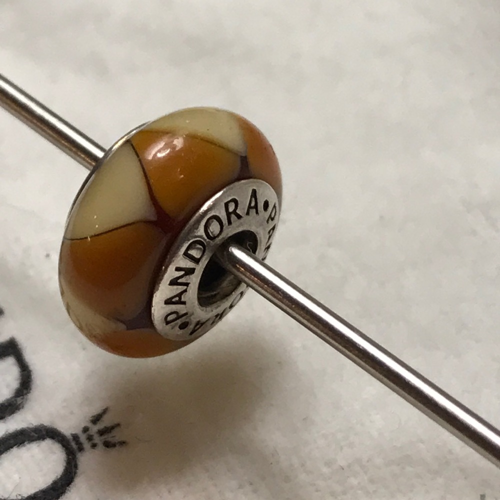 Pandora Amber captivating Murano Glass - Picture 2 of 2
